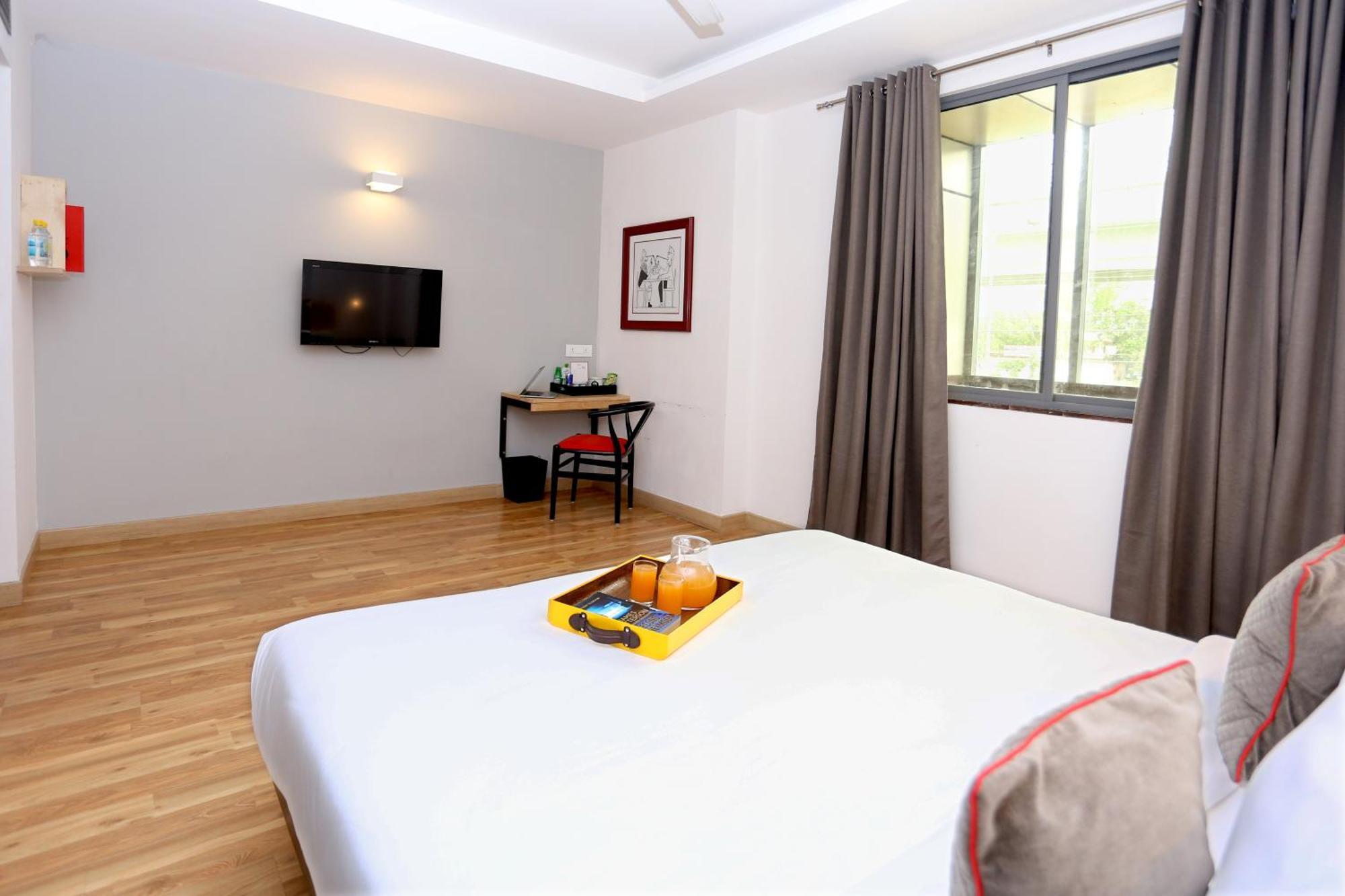 Oyo Townhouse 012 Kaushambi Metro Ghaziabad Hotel Buitenkant foto