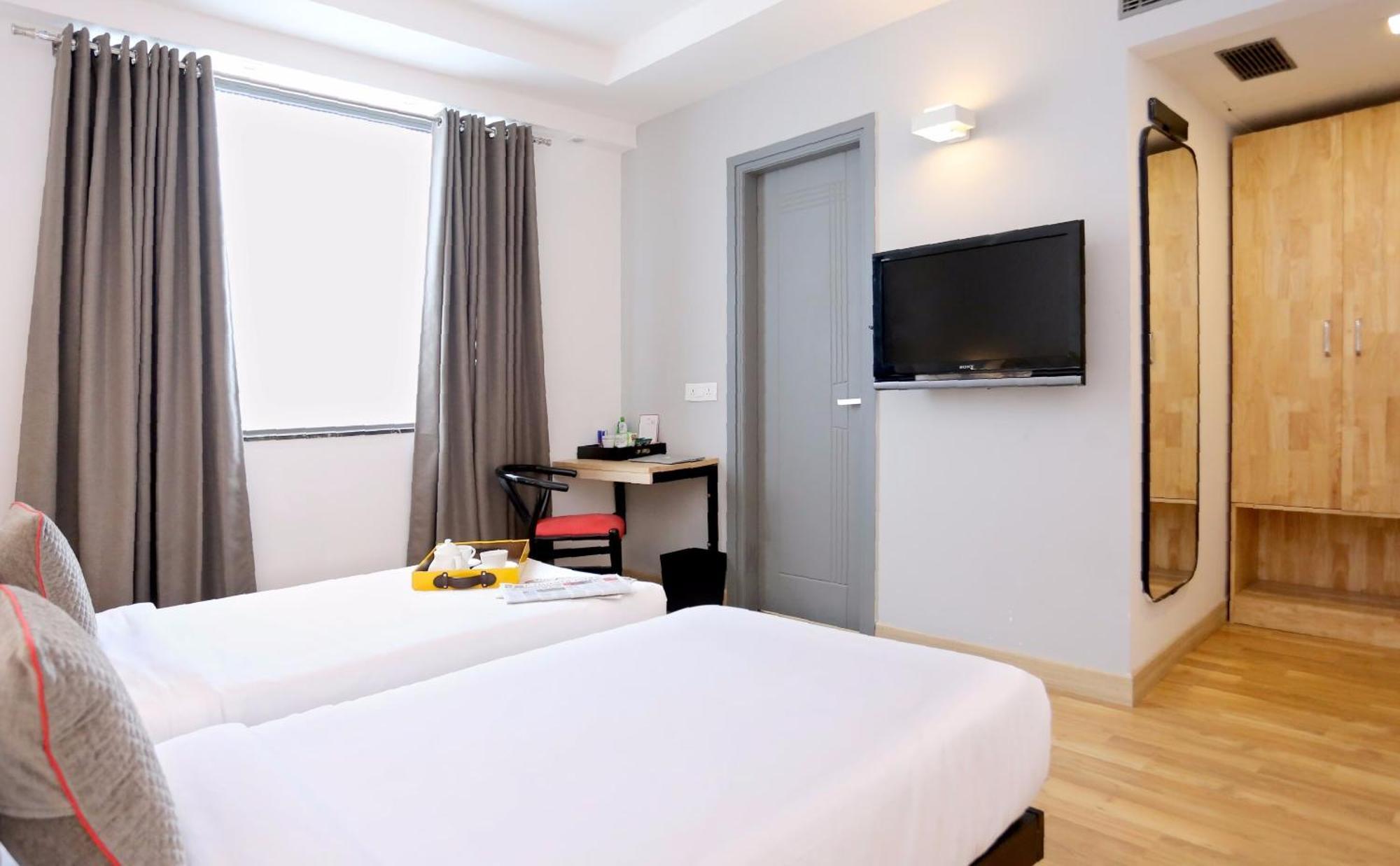 Oyo Townhouse 012 Kaushambi Metro Ghaziabad Hotel Buitenkant foto